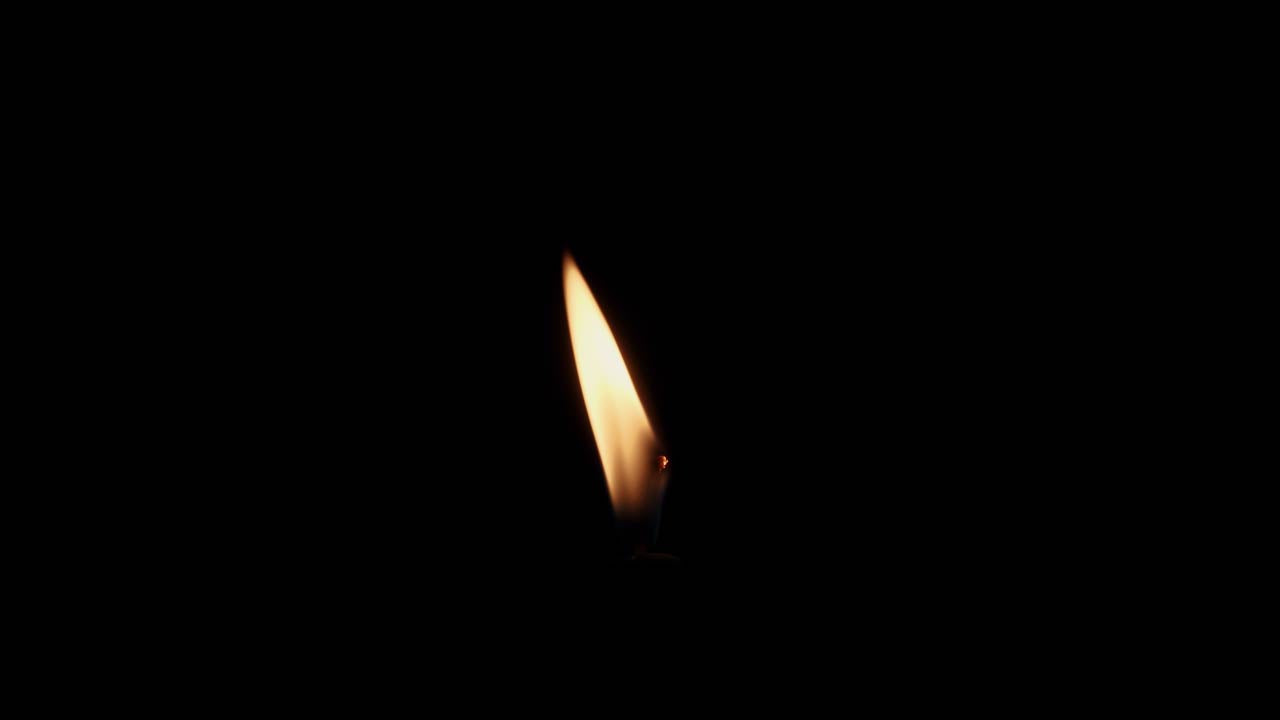 Candle Flame Windy 001